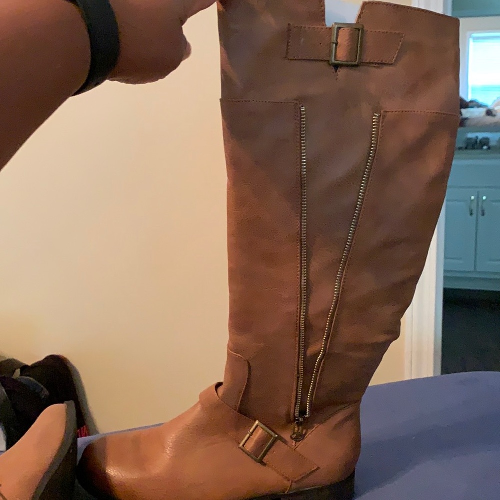 Women high boots color brown